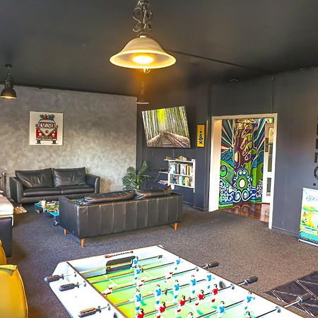 Crashpalace Backpackers โรโตรัว ภายนอก รูปภาพ