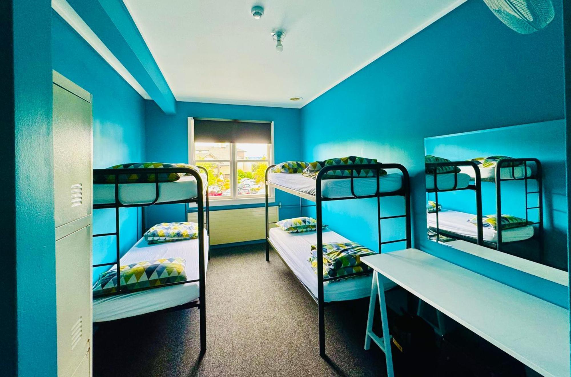 Crashpalace Backpackers โรโตรัว ภายนอก รูปภาพ