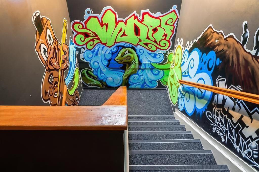 Crashpalace Backpackers โรโตรัว ภายนอก รูปภาพ