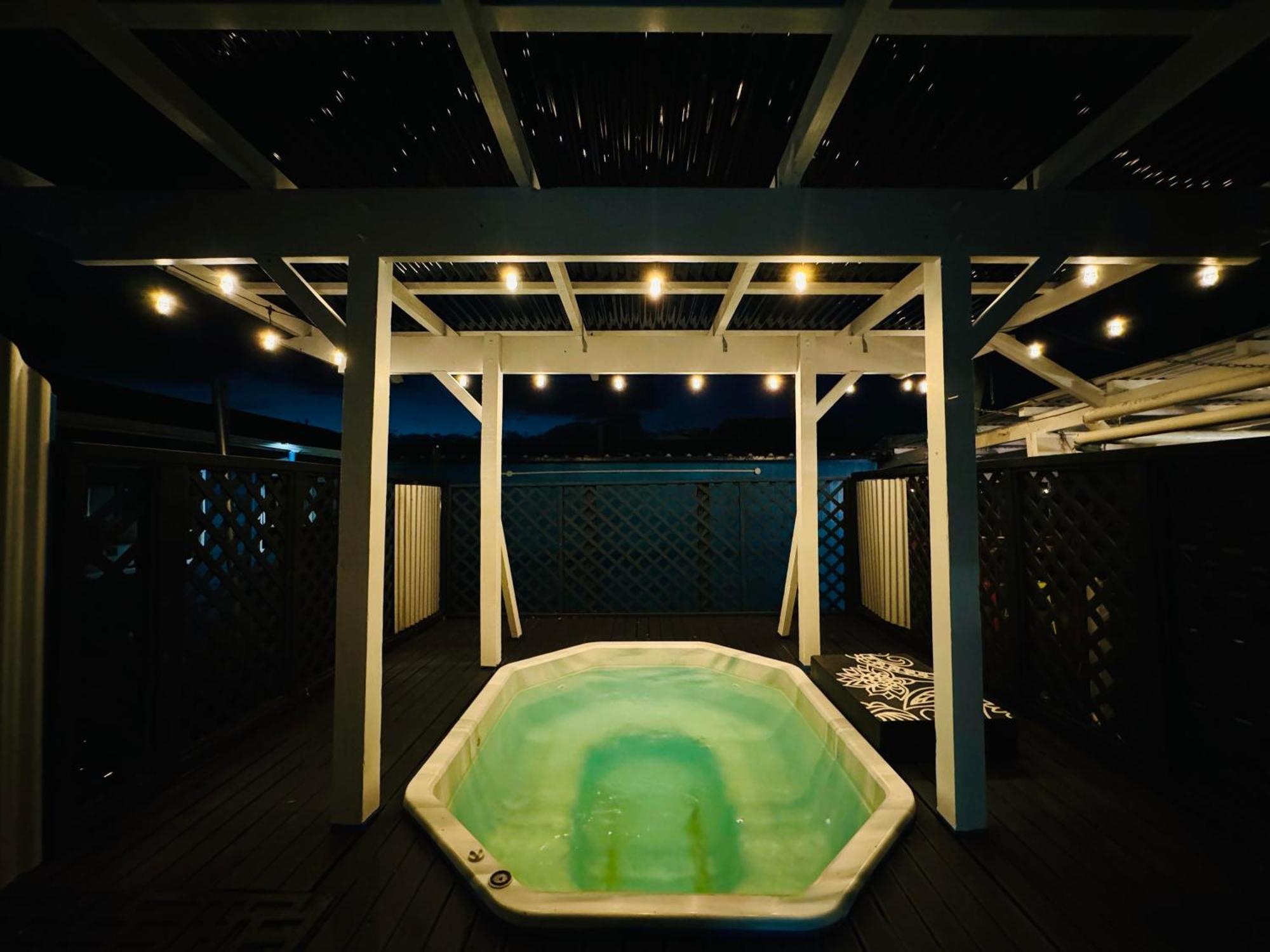 Crashpalace Backpackers โรโตรัว ภายนอก รูปภาพ