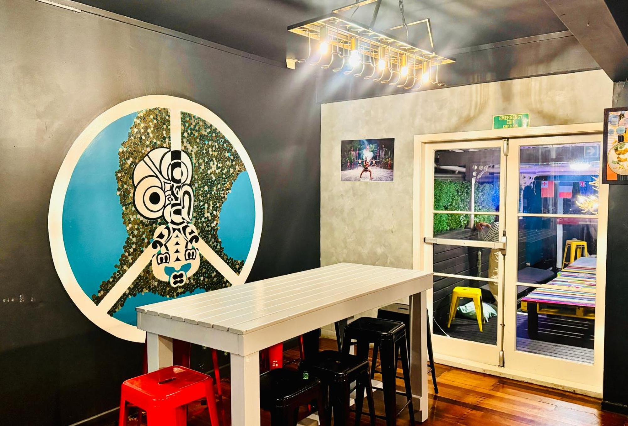 Crashpalace Backpackers โรโตรัว ภายนอก รูปภาพ