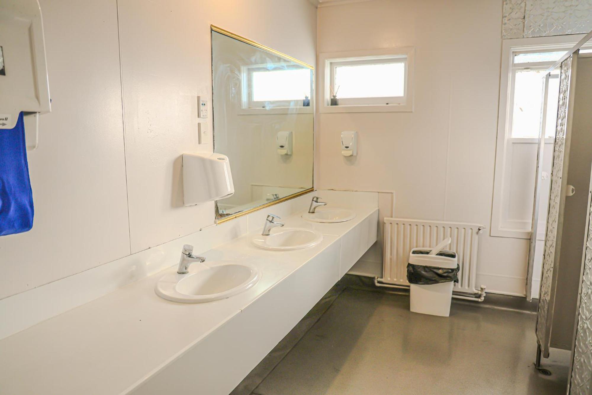 Crashpalace Backpackers โรโตรัว ภายนอก รูปภาพ