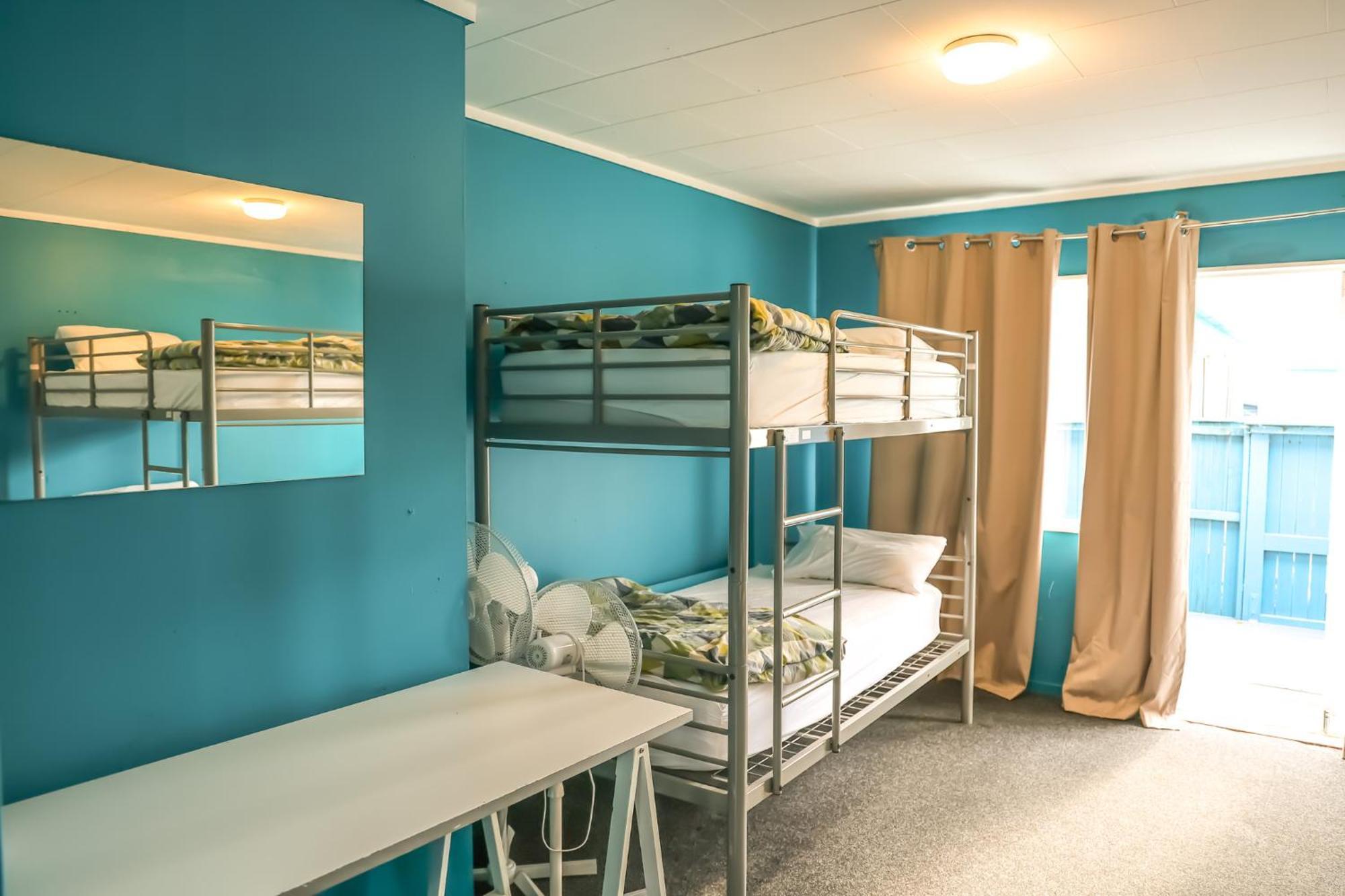 Crashpalace Backpackers โรโตรัว ภายนอก รูปภาพ